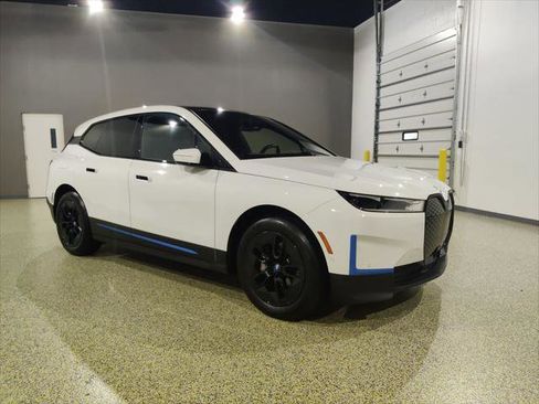 Used 2024 BMW iX xDrive50 AWD/4WD image 1