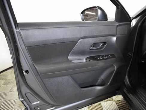 Certified 2025 Nissan Kicks S image 7