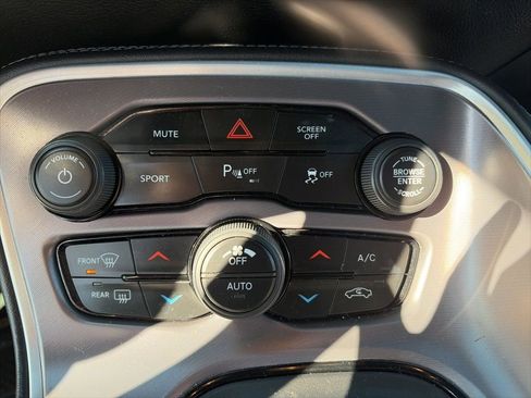 Used 2019 Dodge Challenger R/T w/ Driver Convenience Group image 20