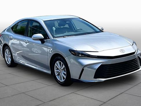 Certified 2025 Toyota Camry LE FWD image 3