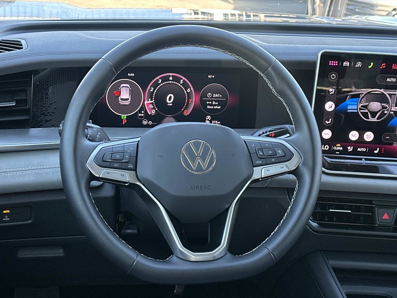Certified 2026 Volkswagen Tiguan SE FWD image 8