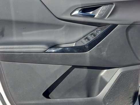 Used 2025 Chevrolet Equinox LT image 12