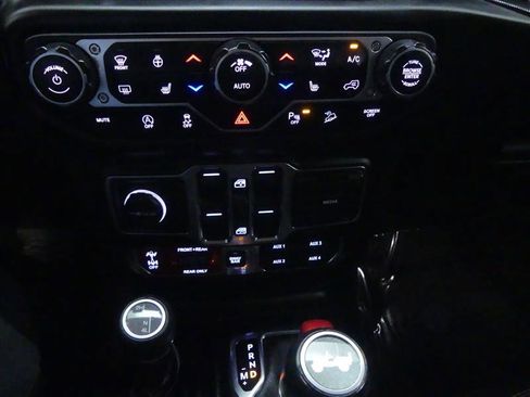 Used 2020 Jeep Wrangler Unlimited Rubicon w/ Quick Order Package 28Y Recon image 16