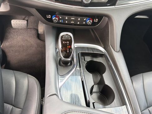 Used 2019 Buick Enclave Premium image 18