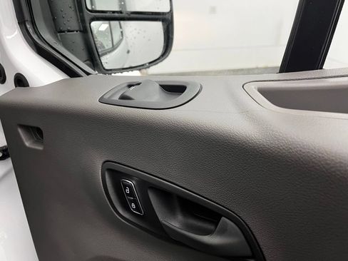 New 2026 Ford Transit 250 148 Medium Roof w/ Load Area Protection Package RWD image 26