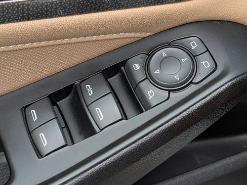Certified 2023 Chevrolet Traverse Premier AWD/4WD image 15
