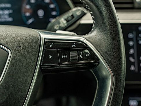 Used 2021 Audi e-tron Premium w/ Convenience Plus Package image 21