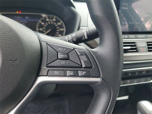 Used 2024 Nissan Altima 2.5 SV image 23