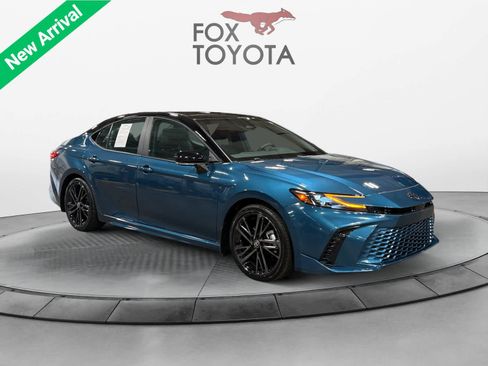 Used 2025 Toyota Camry XSE FWD image 8