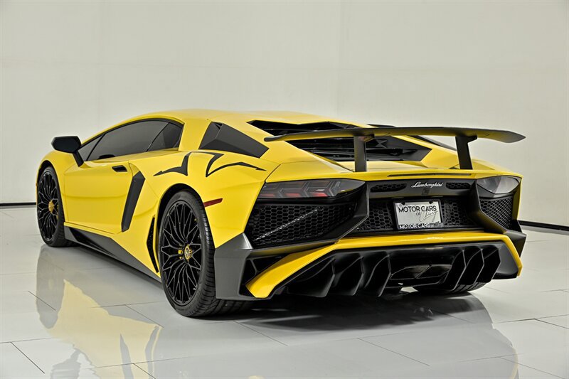 Used 2017 Lamborghini Aventador LP 750-4 Superveloce AWD/4WD image 16