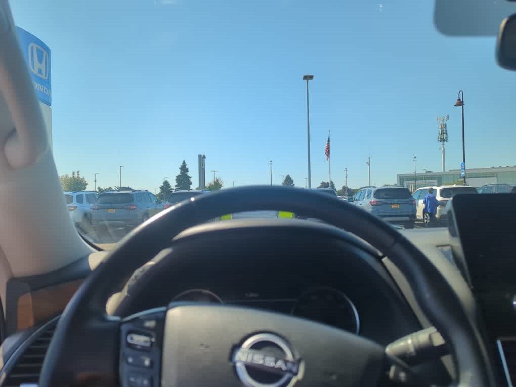 Used 2021 Nissan Armada SL w/ Captain's Chairs Package AWD/4WD image 7