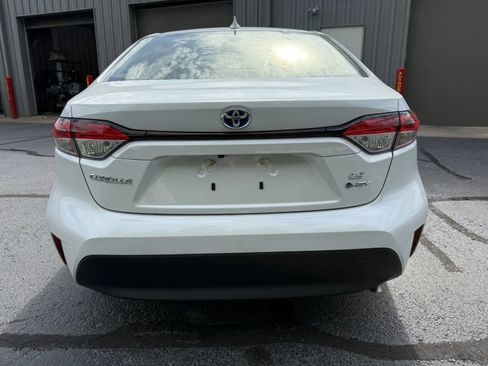 Used 2025 Toyota Corolla LE FWD image 3