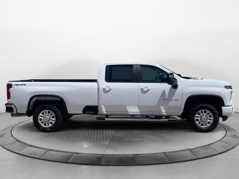 Used 2024 Chevrolet Silverado 3500 LT AWD/4WD image 4