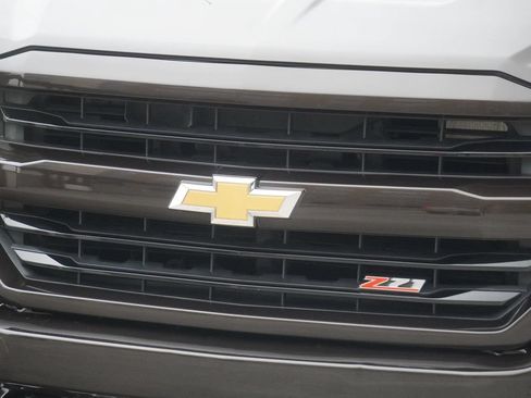 Used 2018 Chevrolet Silverado 1500 LT w/ All Star Edition AWD/4WD image 17