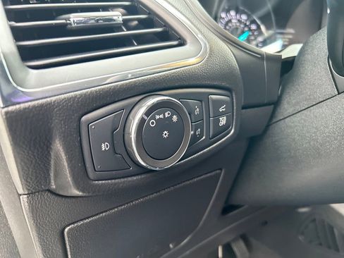 Used 2022 Ford Edge Titanium image 23