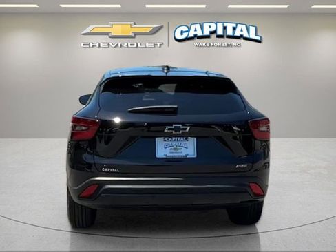 Used 2024 Chevrolet Trax RS w/ Driver Confidence Package FWD image 4