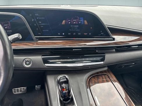 Used 2022 Cadillac Escalade ESV Sport Platinum w/ LPO, ONYX Package AWD/4WD image 12