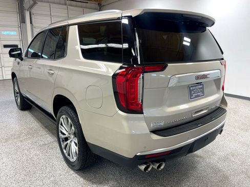 Used 2021 GMC Yukon Denali w/ Denali Premium Package image 7