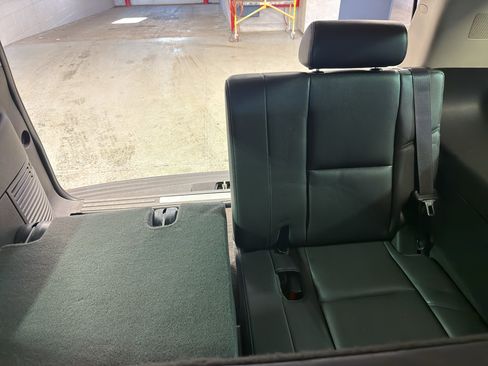 Used 2014 Cadillac Escalade Luxury AWD/4WD image 33