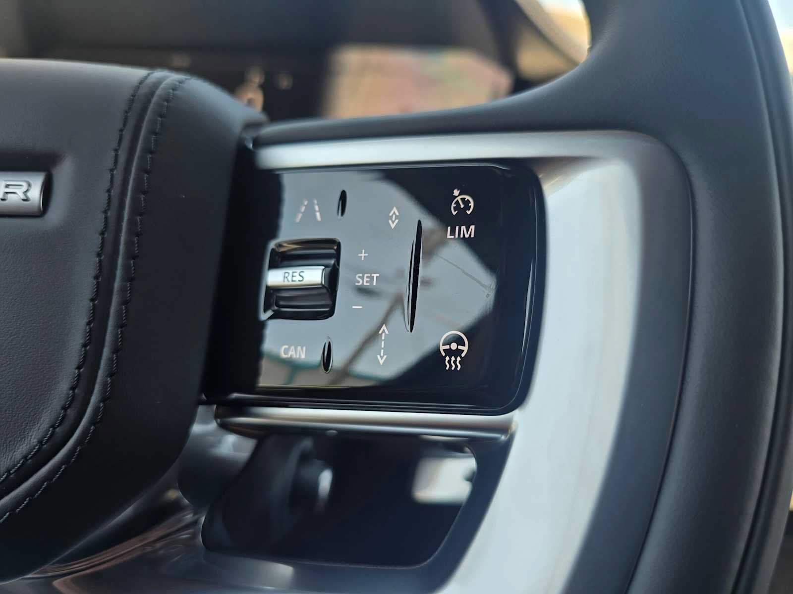 New 2026 Land Rover Range Rover SE AWD/4WD image 32