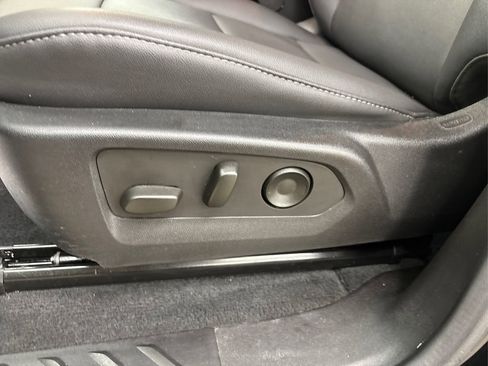 Used 2024 GMC Canyon Elevation w/ Elevation Premium Package image 33