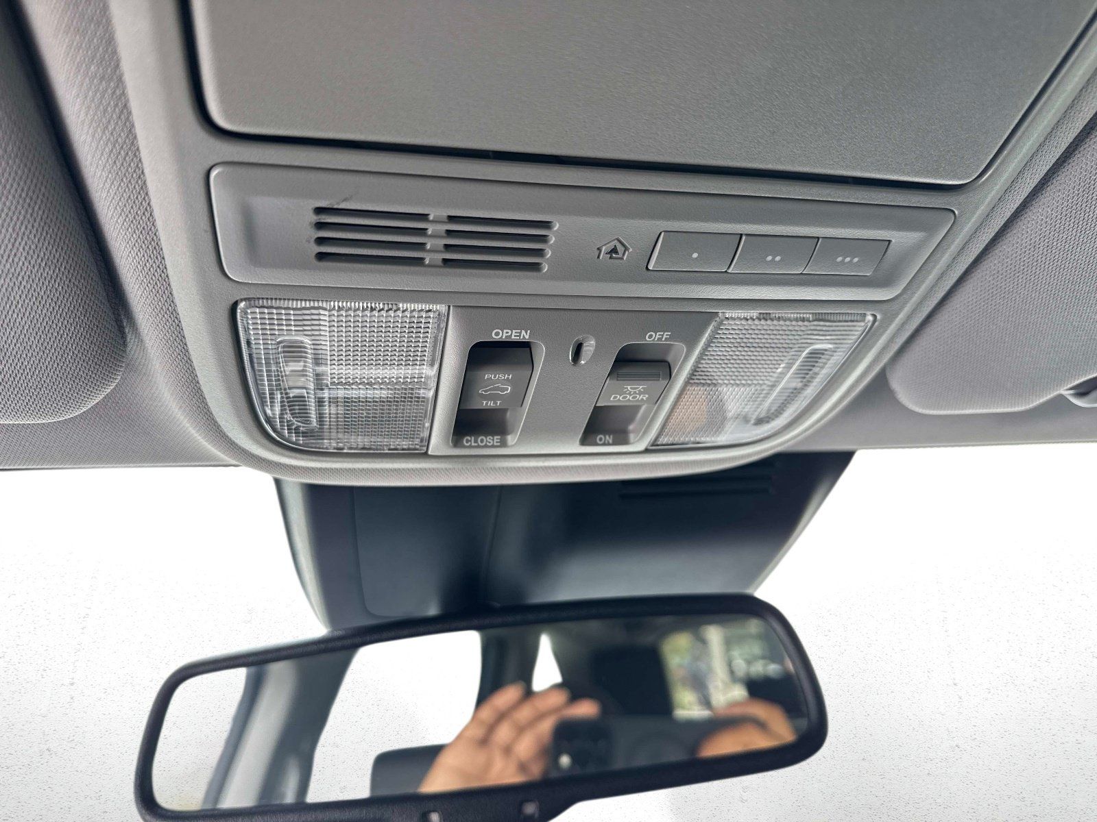 Used 2022 Honda CR-V Touring image 28