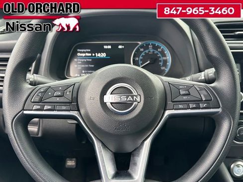 Used 2025 Nissan Leaf S image 22