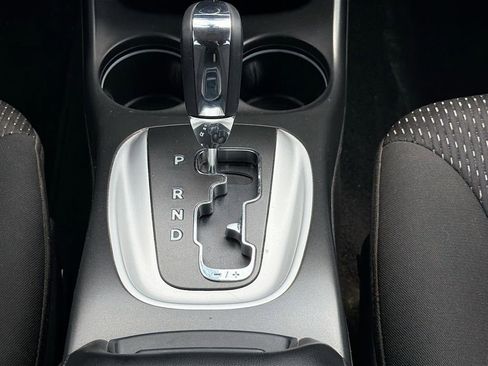 Used 2019 Dodge Journey SE w/ Connectivity Group FWD image 15