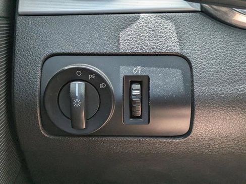 Used 2005 Ford Mustang Premium RWD image 15