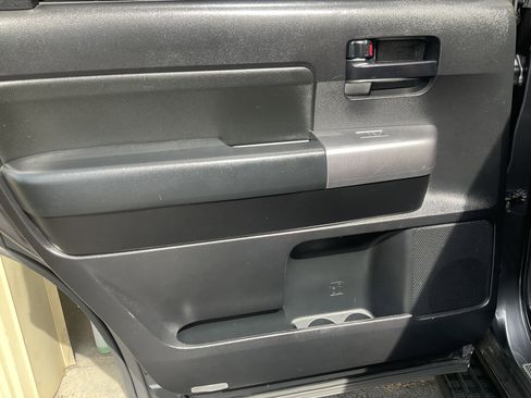 Used 2018 Toyota Sequoia TRD Sport AWD/4WD image 35