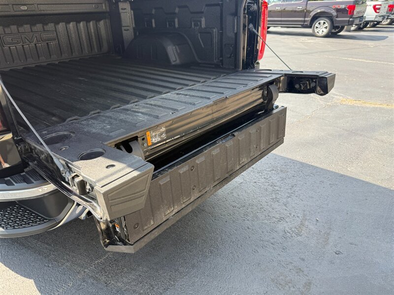 Used 2019 GMC Sierra 1500 SLT w/ SLT Premium Plus Package AWD/4WD image 26