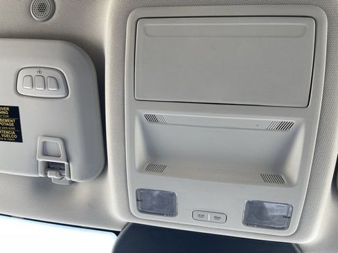 Used 2024 Ford Escape Platinum image 19