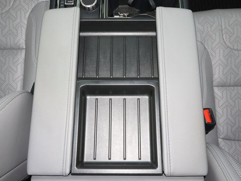 Used 2024 Toyota Tundra Limited image 28