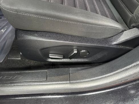 Used 2020 Ford Fusion SE FWD image 5