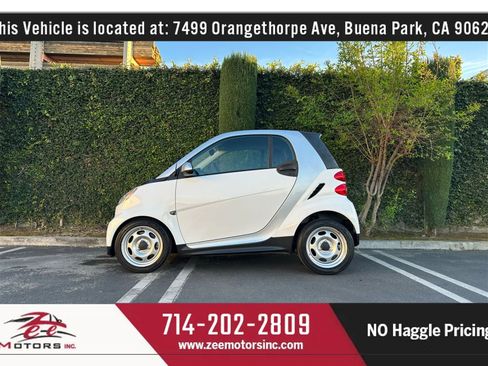 Used 2014 smart fortwo pure image 10