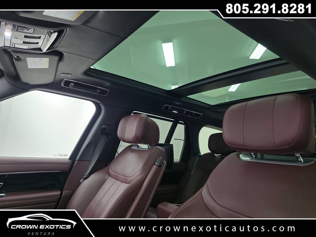 Used 2025 Land Rover Range Rover Autobiography AWD/4WD image 24