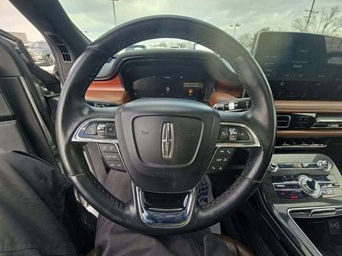 Used 2023 Lincoln Nautilus Reserve image 6
