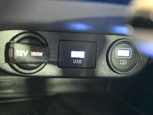 Used 2022 Hyundai Elantra SEL w/ Convenience Package FWD image 27