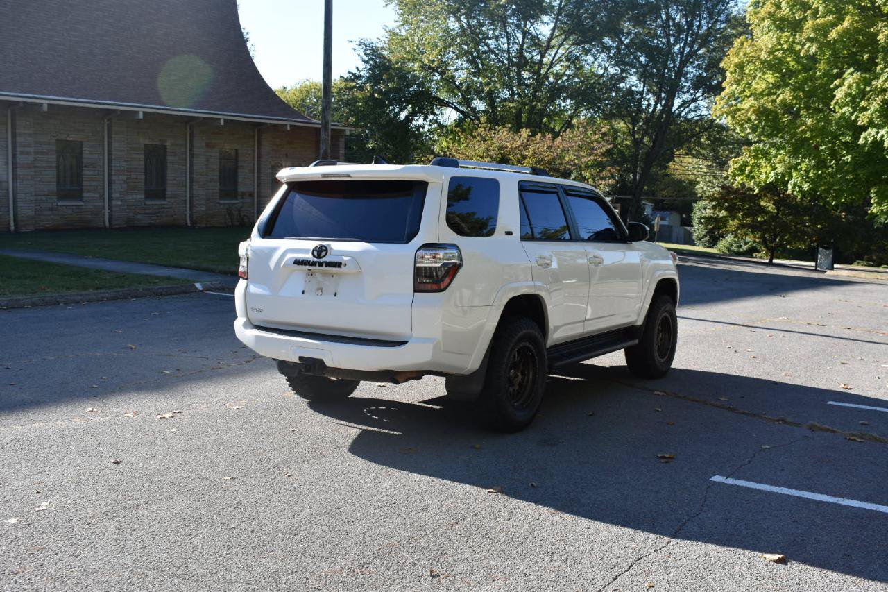Used 2020 Toyota 4Runner SR5 AWD/4WD image 7