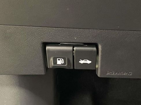 New 2025 Nissan Versa SV w/ Trunk Package image 18