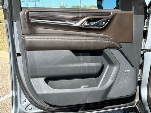 Used 2021 GMC Yukon Denali w/ Denali Premium Package image 30