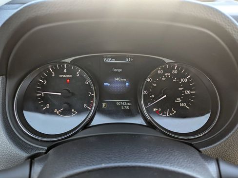 Used 2016 Nissan Rogue S image 11