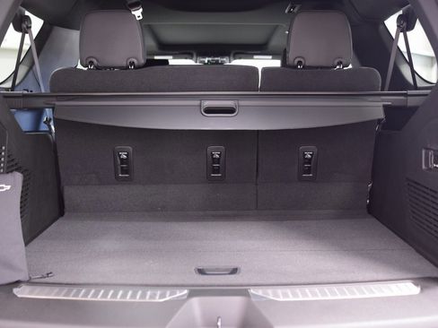 New 2026 Chevrolet Suburban High Country image 23