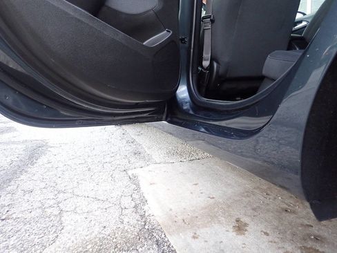 Used 2017 Chevrolet Cruze LT w/ Convenience Package image 15