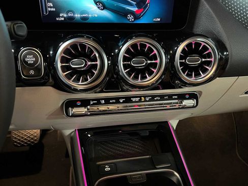 Certified 2025 Mercedes-Benz GLA 250 GLA 250 image 33