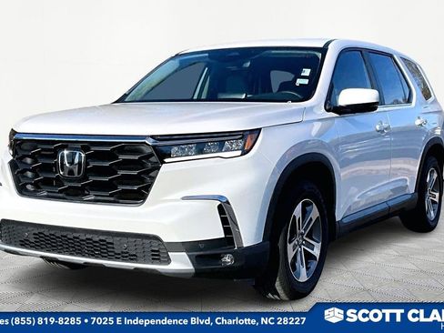 Certified 2025 Honda Pilot EX-L image 3