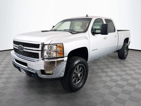 Used 2011 Chevrolet Silverado 2500 LTZ w/ LTZ Plus Package AWD/4WD image 3