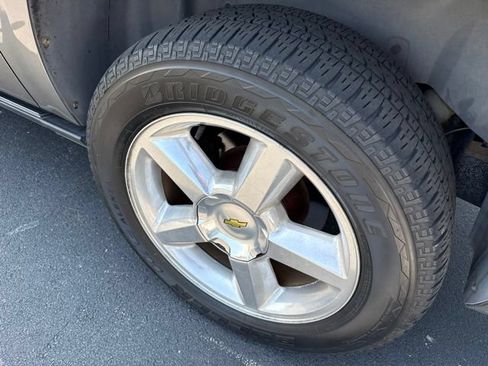 Used 2007 Chevrolet Avalanche LTZ w/ LTZ Preferred Equipment Group AWD/4WD image 12