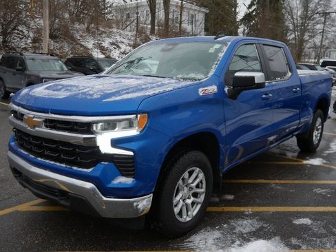 Used 2022 Chevrolet Silverado 1500 LT w/ Z71 Off-Road Package image 4