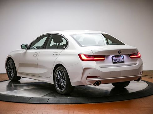 Used 2026 BMW 330i Sedan w/ Premium Package RWD image 2